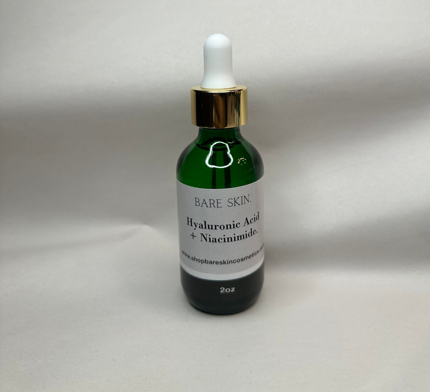 Hyaluronic Acid + Niacinamide.